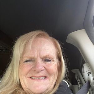 Meet your Posher, Deby